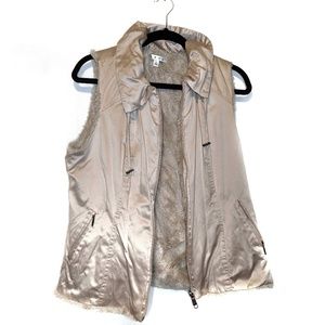 CAbi Sz Large Reversible Tan Fur Vest "Snow bunny"